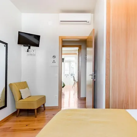 Private Apartment In Lisbon شقة